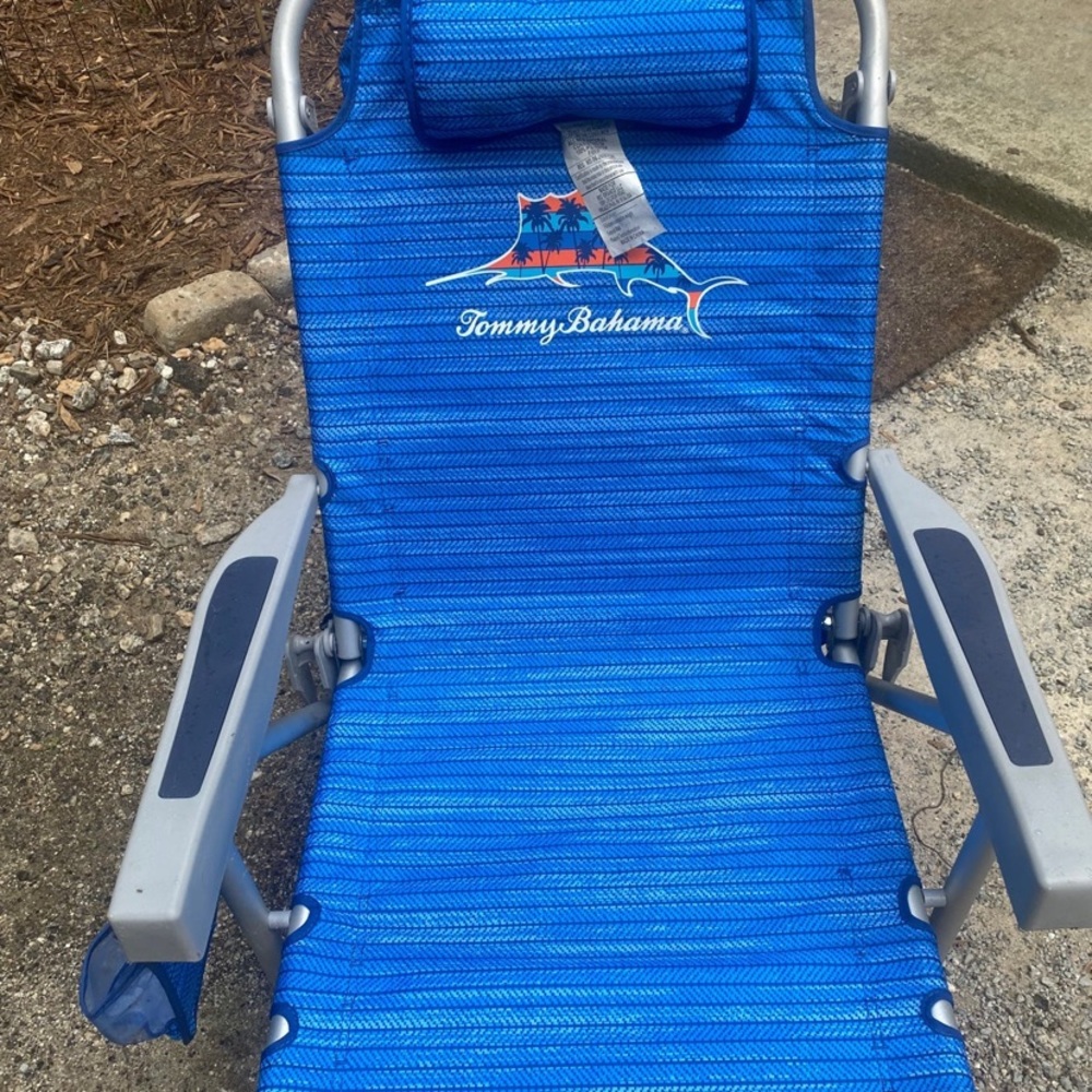 tommy bahama backpack beach chair